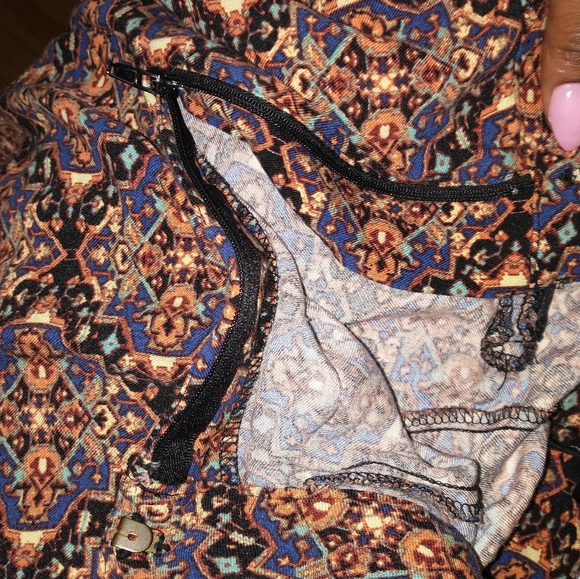 Forever 21 printer joggers - Picture 4 of 8